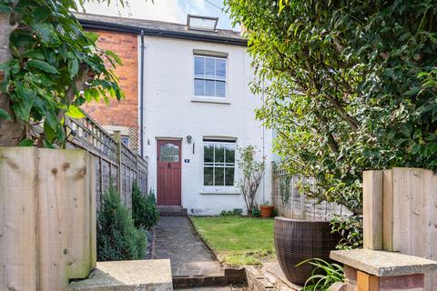 9 Curtis Gardens, Dorking, RH4 1EG