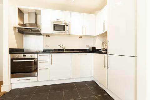 1 bedroom apartment to rent, Wharfside Point South, London E14