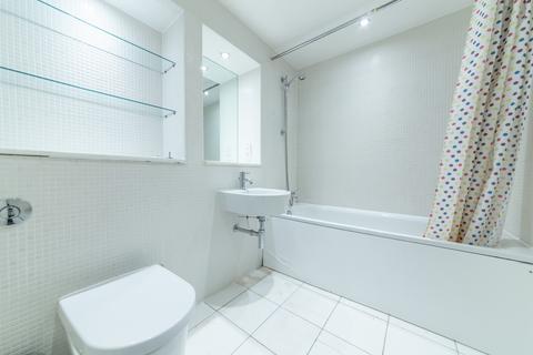 1 bedroom apartment to rent, Wharfside Point South, London E14