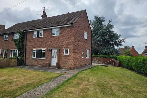 3 bedroom semi-detached house to rent, South Close, Scalford