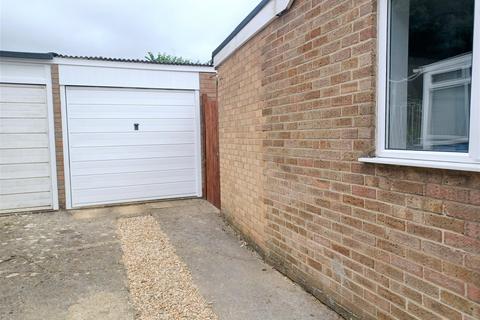 2 bedroom bungalow to rent, Windmill Road, Witney OX29