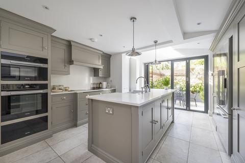 22 Bracey Street, London, N4 3BJ