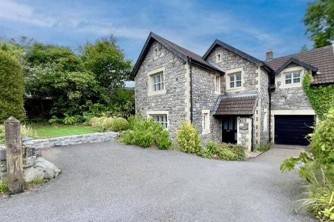 4 bedroom detached house for sale, Church Road, Redhill