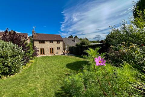 5 bedroom detached house for sale, Church Road