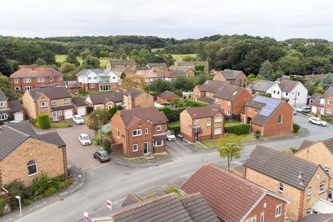 4 bedroom detached house for sale, Oulton Drive, Leeds LS26