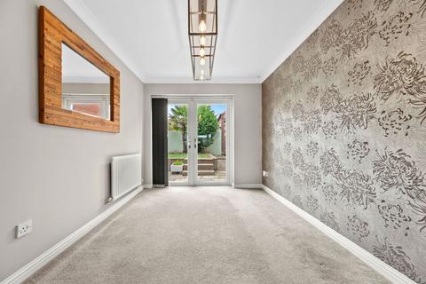 4 bedroom detached house for sale, Oulton Drive, Leeds LS26