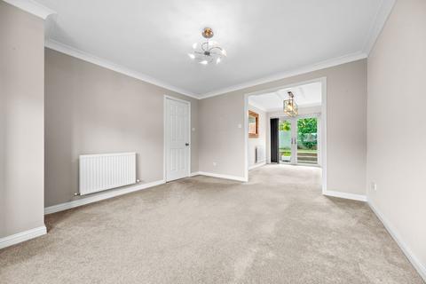 4 bedroom detached house for sale, Oulton Drive, Leeds LS26