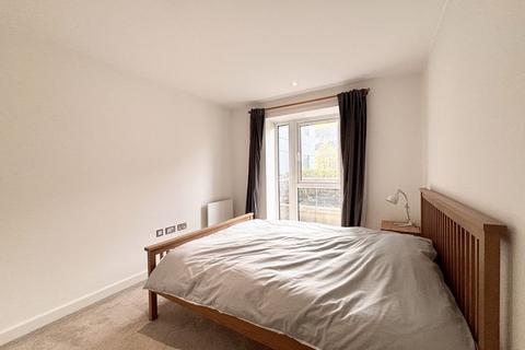 2 bedroom flat for sale, Caversham Road, London