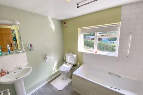 2 bedroom end of terrace house for sale, Shrewton Road, Chitterne