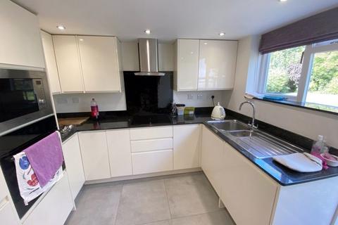 2 bedroom end of terrace house for sale, Shrewton Road, Chitterne