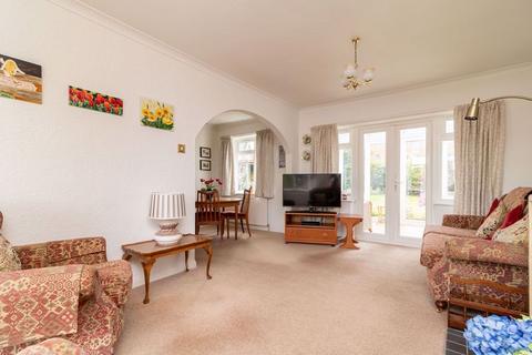 2 bedroom bungalow for sale, Mayes Close, Warlingham