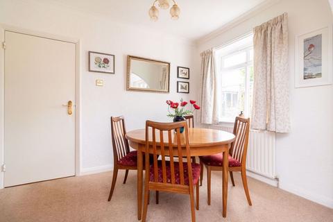 6 Mayes Close, Warlingham, CR6 9LB