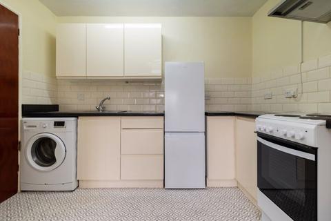 1 bedroom flat for sale, Westbury Close, Whyteleafe