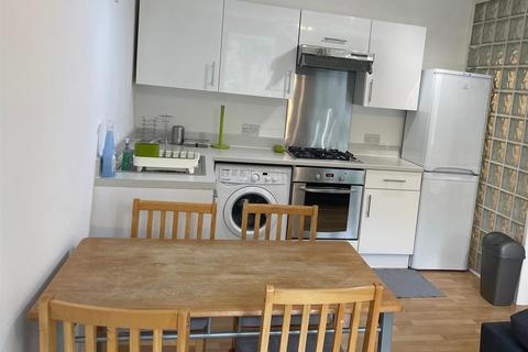 1 bedroom apartment to rent, Kilburn High Road, London