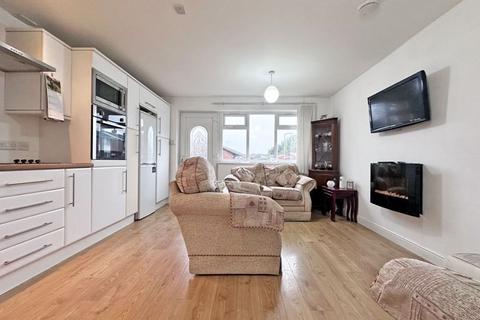 1 Bertram Close, Tipton, DY4 0EL