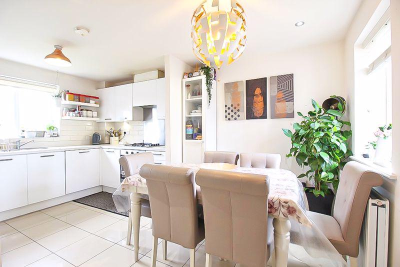 Dining kitchen