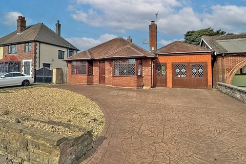 2 bedroom detached bungalow for sale, Bloxwich Road North, Willenhall