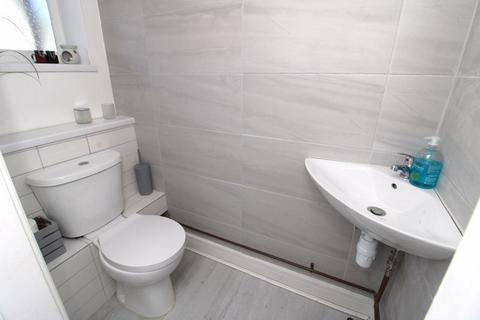 6 Buchanan Close, Walsall, WS4 2EQ