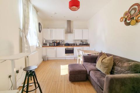 1 bedroom apartment for sale, High Street, Hampton Wick, Kingston upon Thames