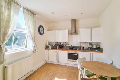 1 bedroom apartment for sale, High Street, Hampton Wick, Kingston upon Thames