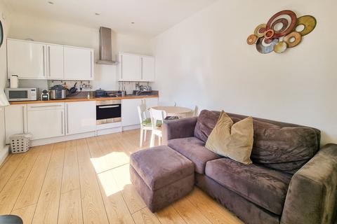 1 bedroom apartment for sale, High Street, Hampton Wick, Kingston upon Thames