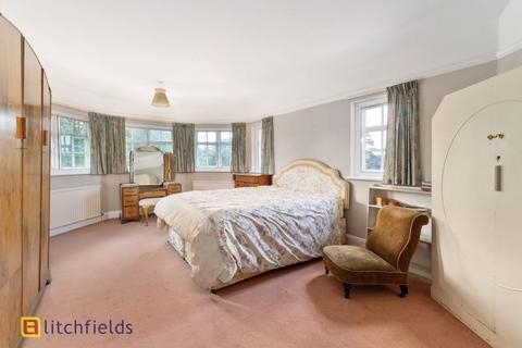 5 bedroom semi-detached house for sale, Meadway, Hampstead Garden Suburb, NW11