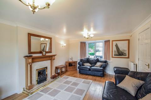 4 bedroom detached house to rent, Queensbury Chase, Littleover