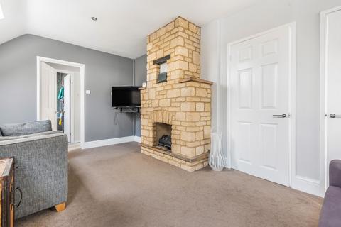 3 bedroom detached house to rent, Ralegh Crescent, Witney