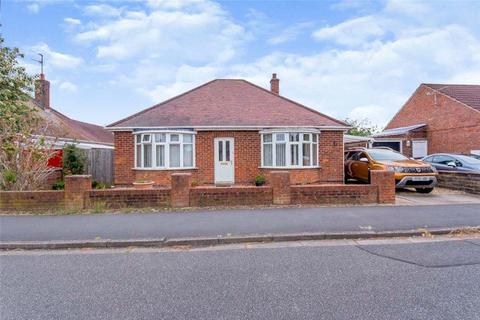 3 bedroom bungalow to rent, Philip Grove, Skegness