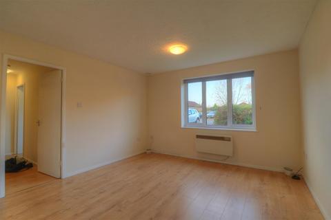 1 bedroom flat to rent, St Philips Drive, Evesham