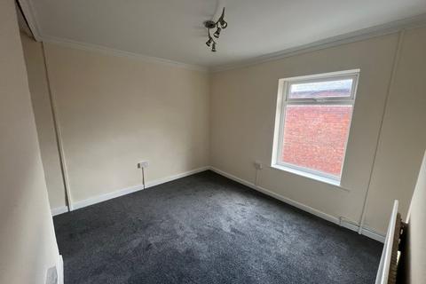 3 bedroom terraced house to rent, North Street, NG16