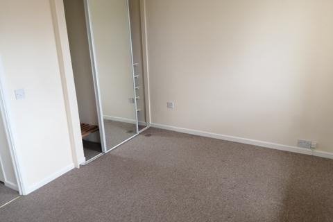 2 bedroom end of terrace house to rent, Locks Heath