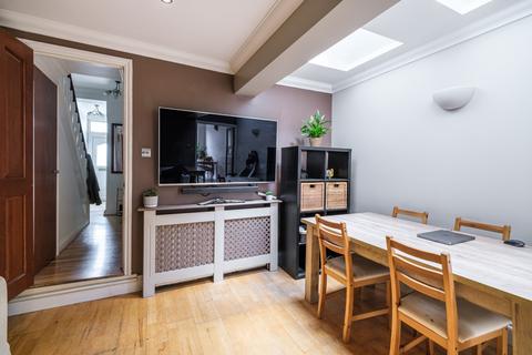 3 bedroom end of terrace house for sale, Colegrave Road, London, E15