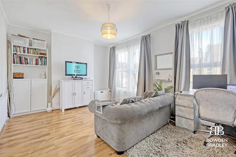 1 bedroom maisonette for sale, Hatherley Road, Walthamstow