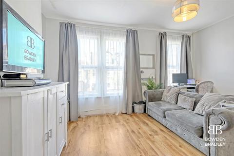 1 bedroom maisonette for sale, Hatherley Road, Walthamstow