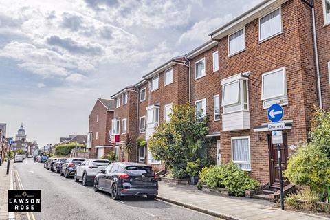 3 bedroom townhouse for sale, St. Thomas's Street, Portsmouth