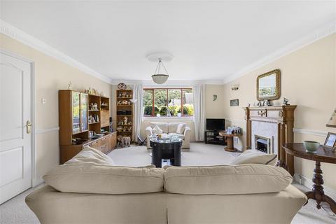 2 The Orchards, Great Shelford, Cambridge, CB22 5AB