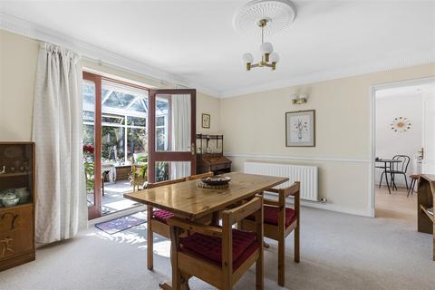 2 The Orchards, Great Shelford, Cambridge, CB22 5AB