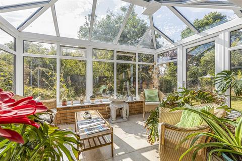 2 The Orchards, Great Shelford, Cambridge, CB22 5AB