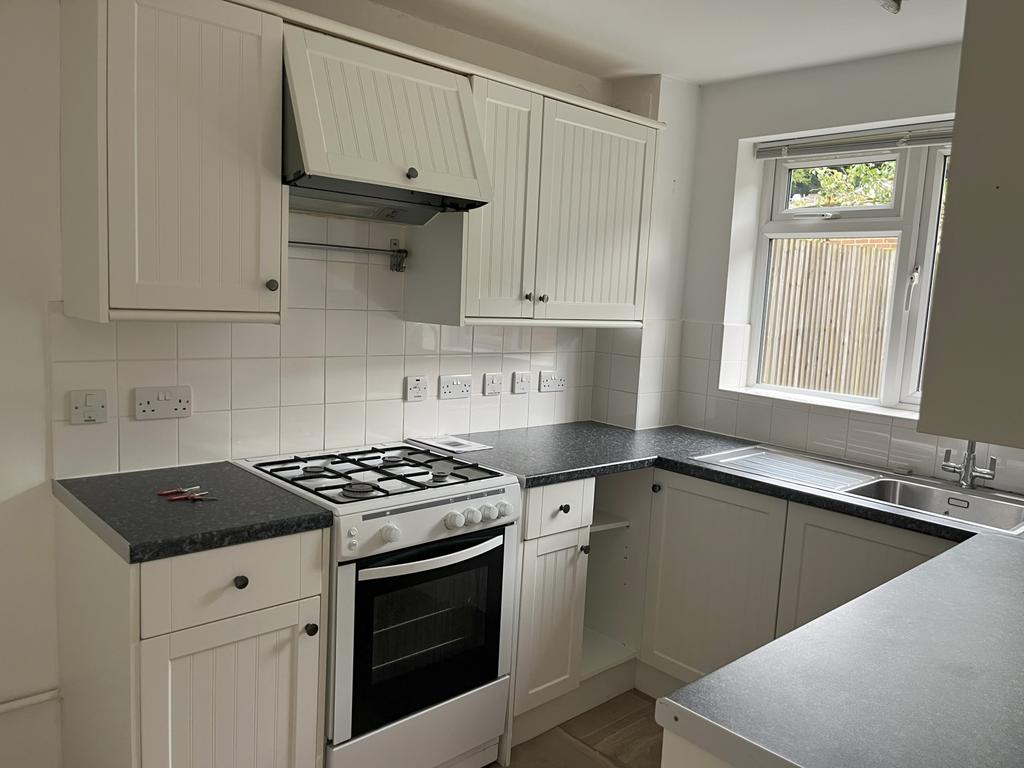 Kitchen showing oven and extractor