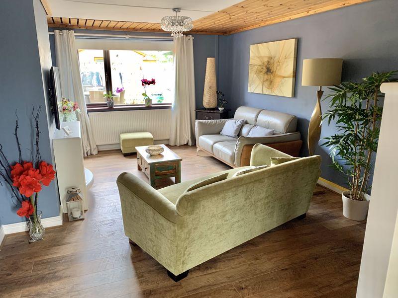 Lounge 1