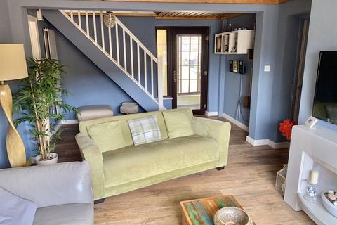 5 Llys Dwfnant, Melincourt, Neath, SA11 4BH