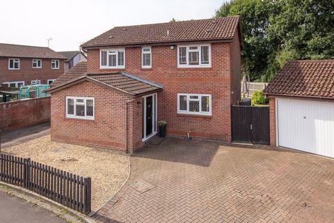 4 bedroom detached house for sale, West Totton