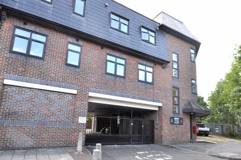 1 bedroom flat for sale, Heart of Motspur Park