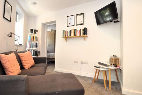 1 bedroom flat for sale, Heart of Motspur Park