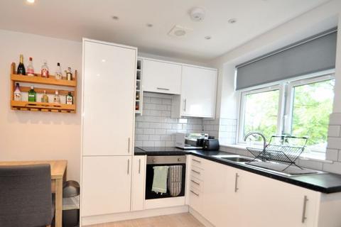 1 bedroom flat for sale, Heart of Motspur Park