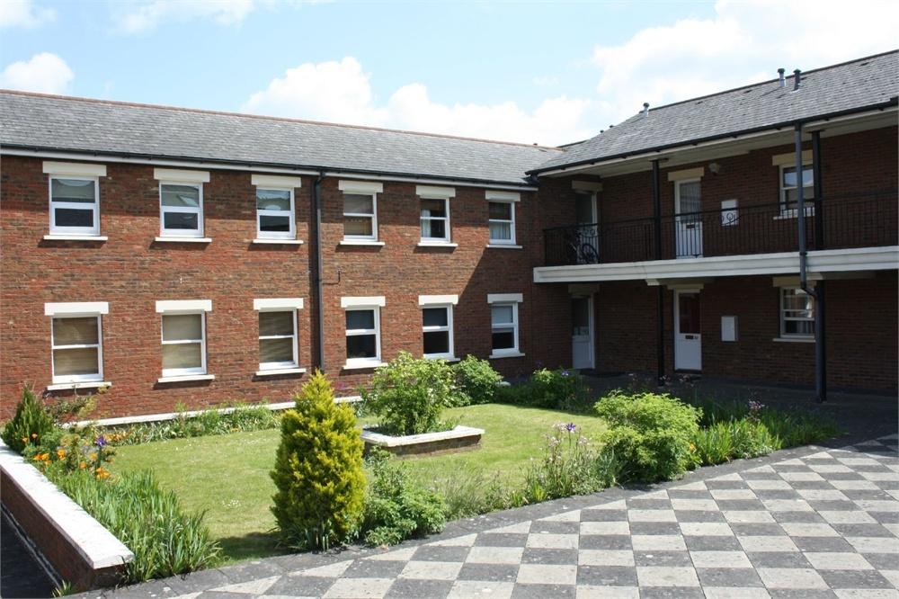 Stratfield House, Birchett Road, Aldershot, Hampshire 1 bed flat £145,000