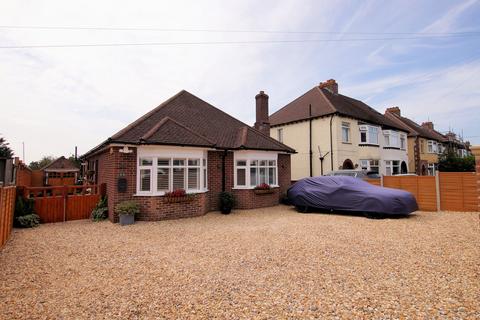 3 bedroom detached bungalow for sale, The Hillway, Fareham PO16