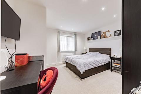68 Bedford Road, Houghton Regis, Dunstable, LU5 6JR