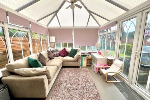 16 Arnald Way, Houghton Regis, Dunstable, LU5 5UN